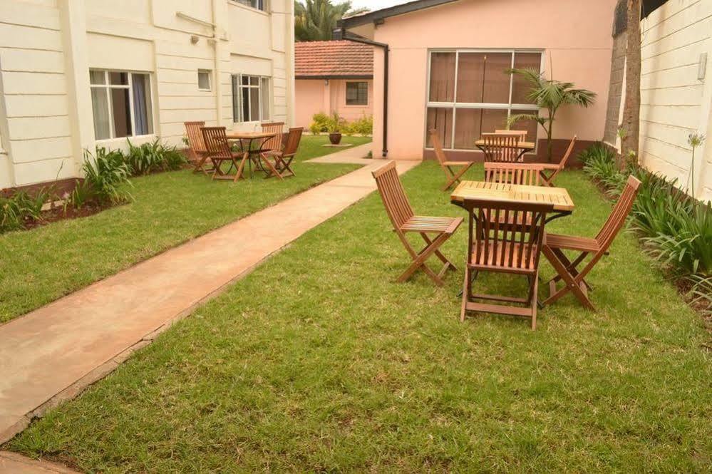 Palm Tree Bed And Breakfast نيروبي المظهر الخارجي الصورة
